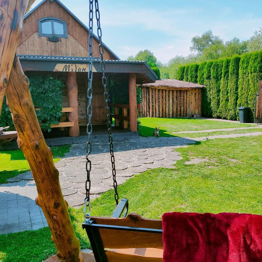 Villa Pod Milanem à Przemyśl Extérieur photo