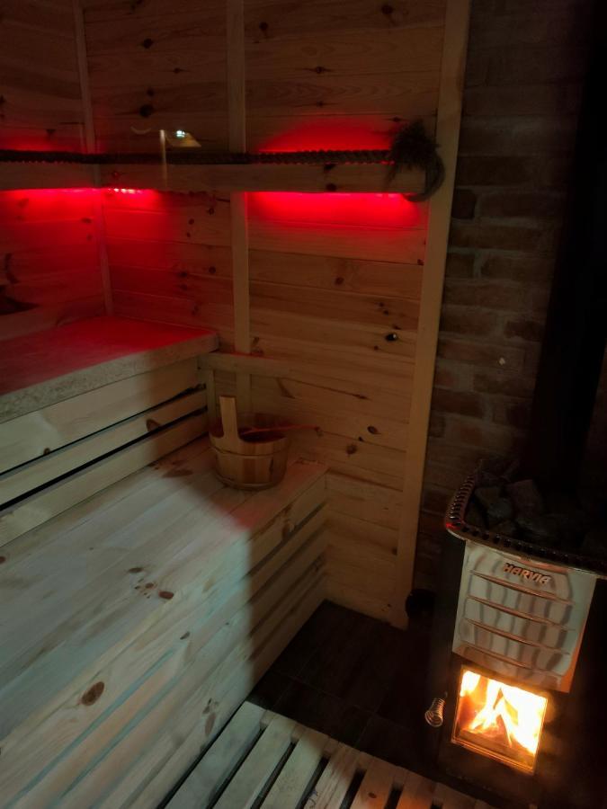 Villa Pod Milanem à Przemyśl Extérieur photo